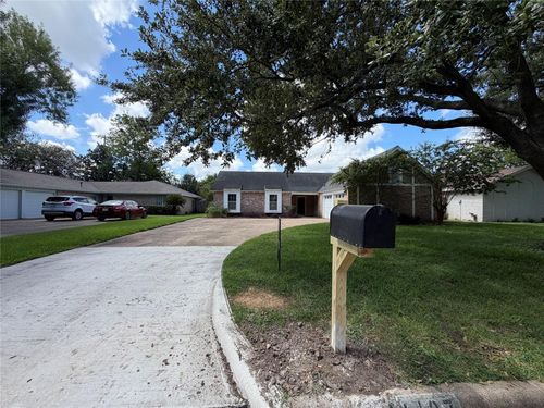 14407 Locke Ln, Houston, TX, 77077-5237 | Card Image