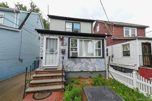 14214 Sutter Ave, Jamaica, NY, 11436-1701 | Card Image
