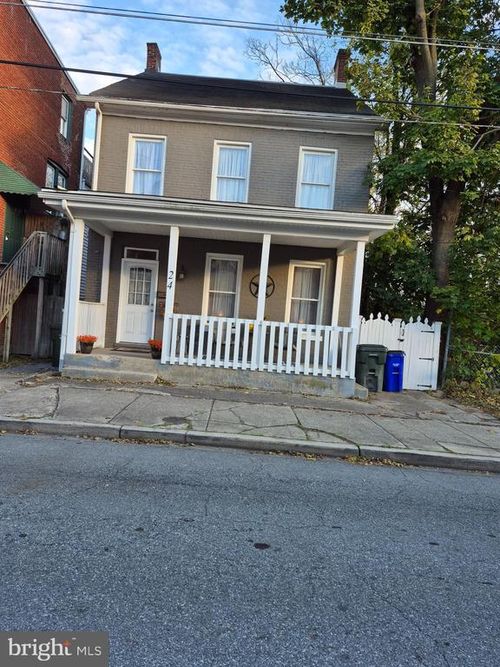 24 Madison Ave, HAGERSTOWN, MD, 21740-5345 | Card Image