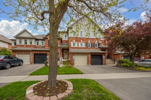 32 Mugford Rd, Aurora, ON, L4G7H5 | Card Image