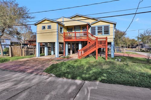 631 Clear Lake Rd, Clear Lake Shores, TX, 77565-2462 | Card Image
