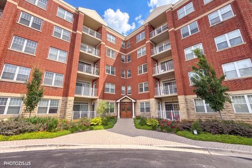 302-1 Itasca Pl, Itasca, IL, 60143 | Card Image