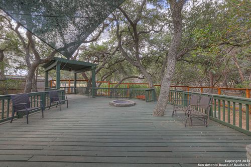 1060 Somerset, Canyon Lake, TX, 78133-4051 | Card Image