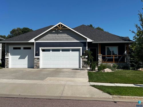 8808 E Silverbell St, Sioux Falls, SD, 57110-6601 | Card Image