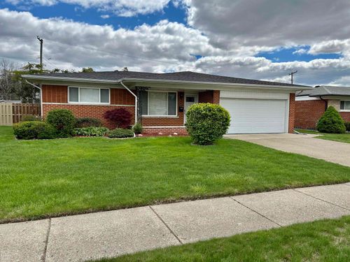 30830 Warner Ave, Warren, MI, 48092-4868 | Card Image