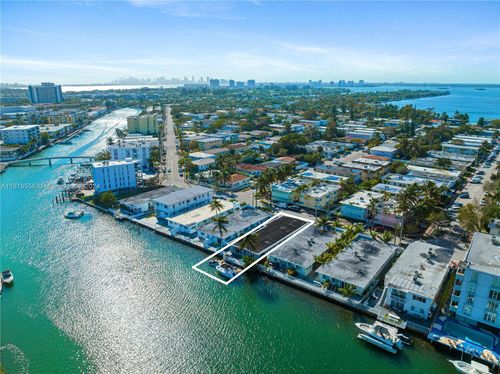 8221 Crespi Blvd, MIAMI BEACH, FL, 33141-1302 | Card Image