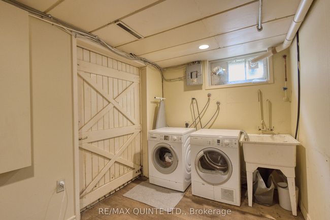 291 Dufferin Ave, House other with 2 bedrooms, 2 bathrooms and 8 parking in Belleville ON | Image 30