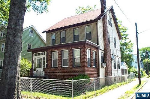 240 W End Ave, Newark, NJ, 07106-2617 | Card Image