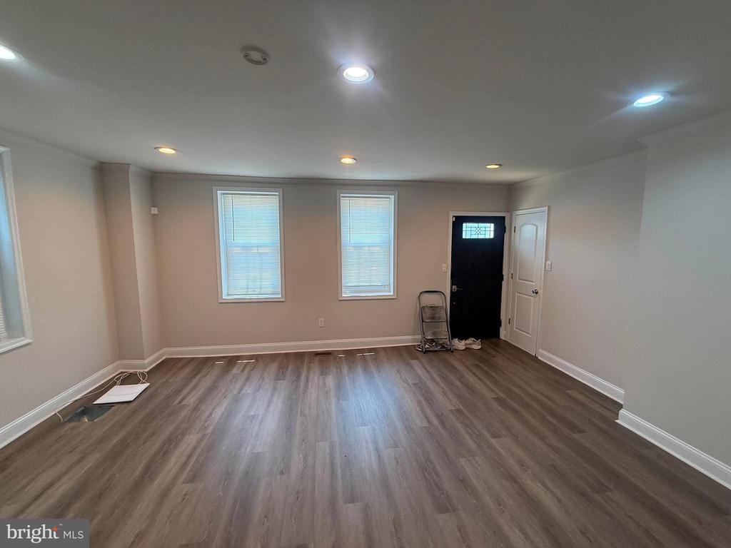 Residential Lease in MOUNT HOLLY 2