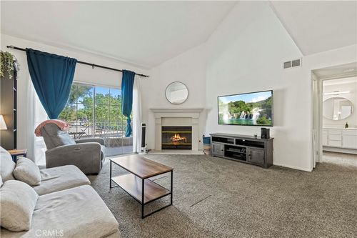 224-23709 Monte Vis, Newbury Park, CA, 91320-1021 | Card Image