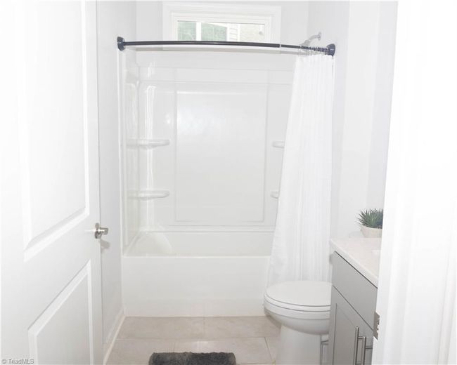 Guest Bathroom - Main Floor | Image 17