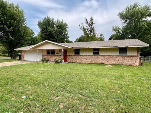 201 Carlton St, Springdale, AR, 72762-4015 | Card Image