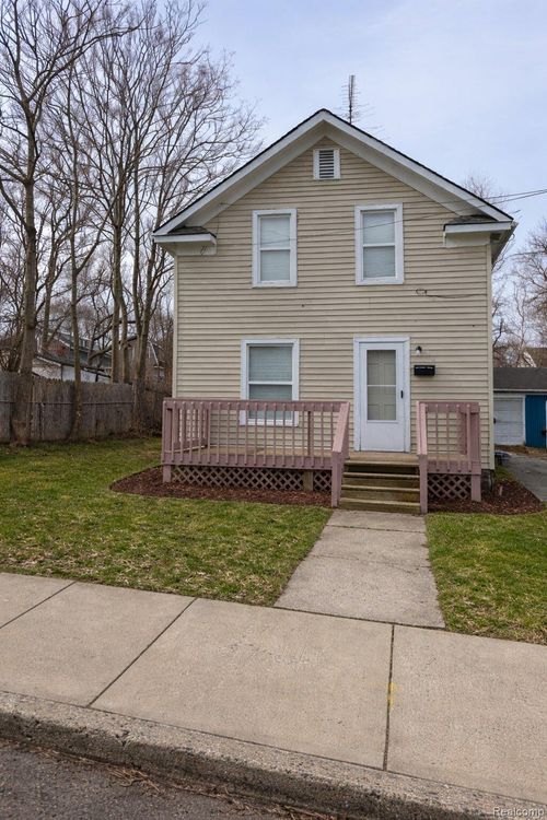 35 Clarence St, Pontiac, MI, 48342-1501 | Card Image