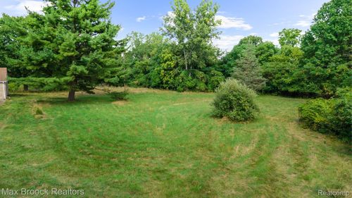 Parcel C Oakley Park Road, West Bloomfield Charter Township, MI, 48323 | Card Image