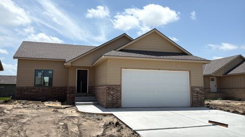 5061 N Toben Ct, Bel Aire, KS, 67226-2369 | Card Image