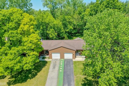 758 Woods Ct, Walled Lake, MI, 48390-3773 | Card Image