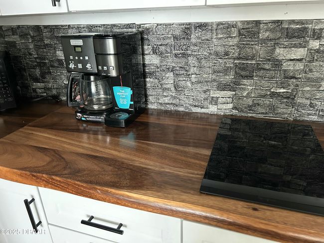 213-1909 S Atlantic kitchen countertop | Image 16