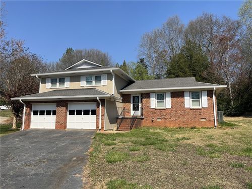 100 Red Cardinal Rd, Seneca, SC, 29672-2153 | Card Image