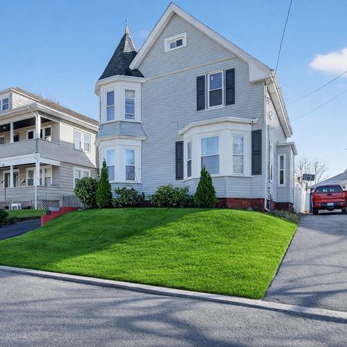 70 Glenwood Ave, Cranston, RI, 02910-5348 | Card Image