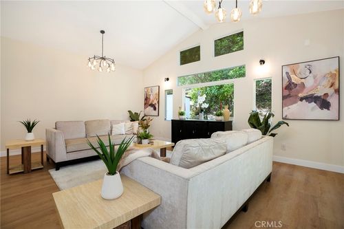 12727 Daryl Ave, Granada Hills, CA, 91344-1063 | Card Image