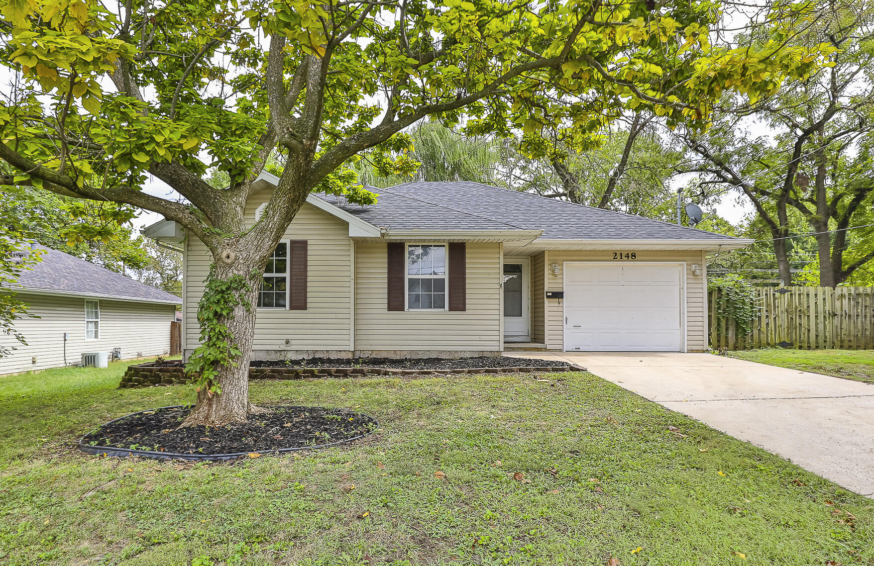 Campbell Ave, Springfield, MO 65803