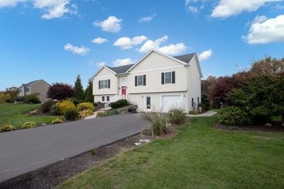 67 Morgans Way, House other with 4 bedrooms, 3 bathrooms and 6 parking in Swansea MA | Image 3