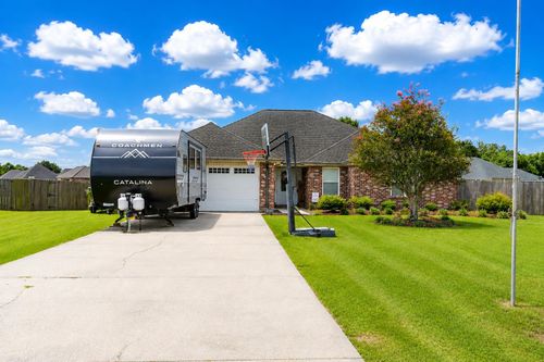 100 Comanchee Court, Thibodaux, LA, 70301 | Card Image