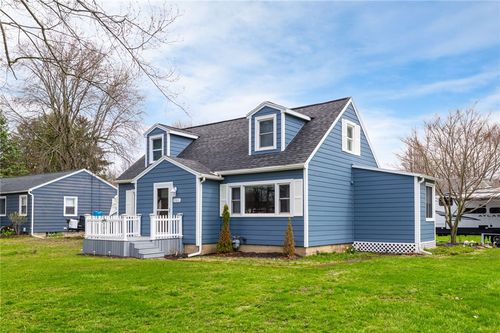 986 Gravel Rd, Webster, NY, 14580-1744 | Card Image