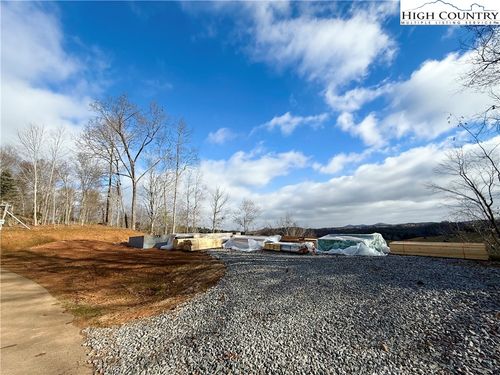 310 Autumn Run Road, West Jefferson, NC, 28694 | Card Image