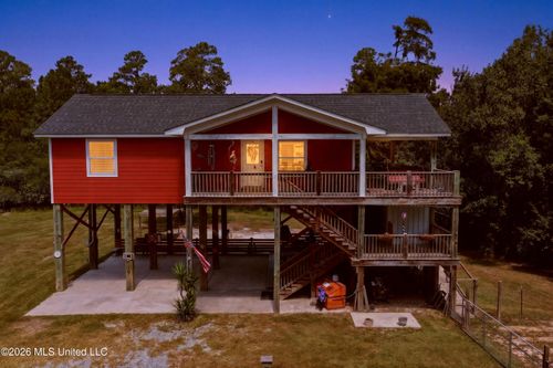 7303 Magnolia Dr, Pass Christian, MS, 39571-8842 | Card Image