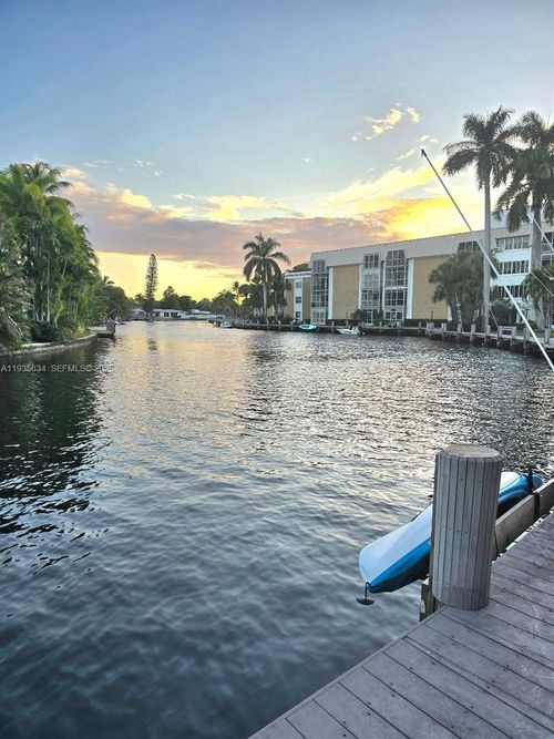 apt-204-2990 Ne 16th Ave, Oakland Park, FL, 33334-5261 | Card Image