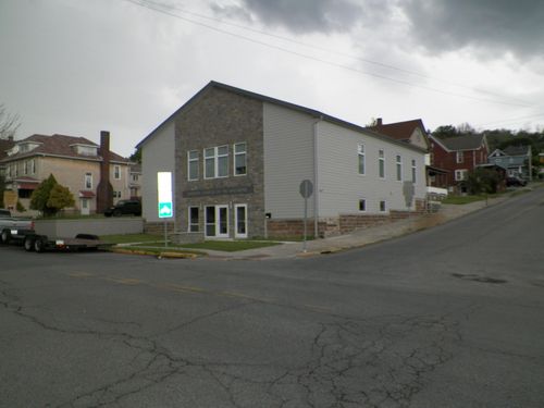 811 Graham Ave, Windber, PA, 15963-1426 | Card Image