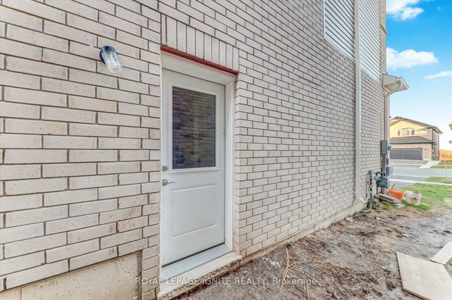 101 York Dr, House other with 5 bedrooms, 4 bathrooms and 4 parking in Peterborough ON | Image 24