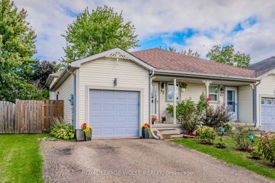 82 Hostetler Rd, Home with 3 bedrooms, 2 bathrooms and 3 parking in New Hamburg ON | Image 2