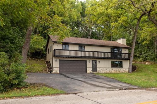 142 Riverside Drive, Waterford, WI, 53185 | Card Image