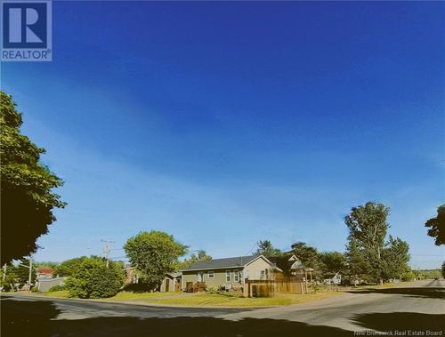 3 Brydges St, Pointe-Du-Chêne, NB, E4P3X6 | Card Image