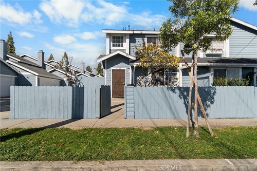 6927 Lanto St, Commerce, CA, 90040-3711 | Card Image