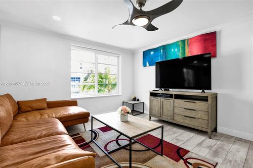 305-1460 Ocean Dr, Miami Beach, FL, 33139-4190 | Card Image