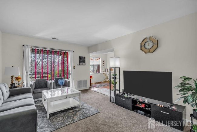 72C - 72 Golden Sq, Townhouse with 2 bedrooms, 2 bathrooms and null parking in Woodbridge NJ | Image 11