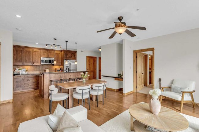 201 - 2100B Stewart Creek Dr, Condo with 2 bedrooms, 3 bathrooms and 1 parking in Canmore AB | Image 6