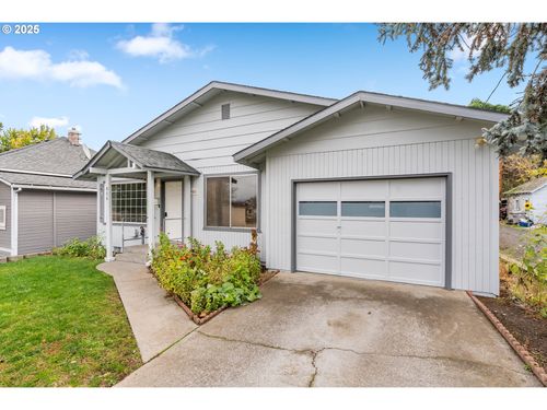 906 Garrison St, The Dalles, OR, 97058-1414 | Card Image