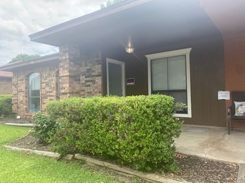 118 E Amberway Ln, Garland, TX, 75040-3755 | Card Image