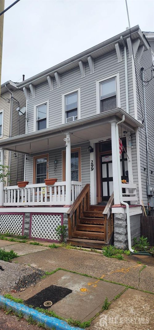 299 Townsend St, New Brunswick, NJ, 08901-2427 | Card Image
