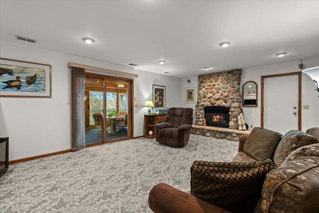 Family Room w/ Sun Room | Image 17