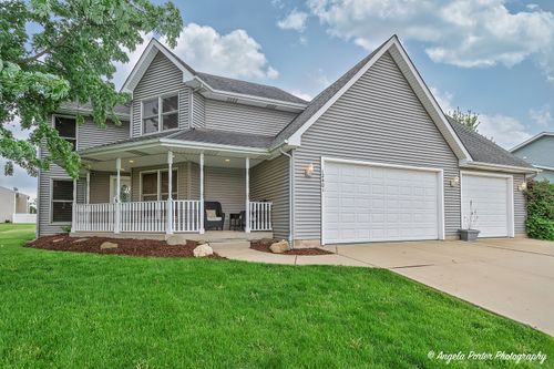 12401 Bigelow Ave, Hebron, IL, 60034-8708 | Card Image