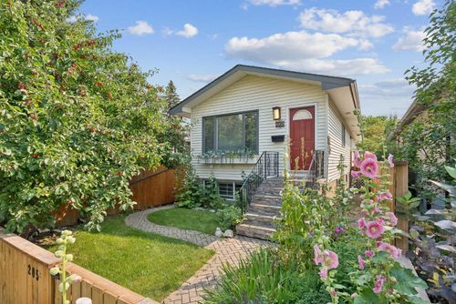 205 15 Ave Ne, Calgary, AB, T2E1H1 | Card Image