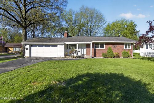 2022 Eastgate Rd, Toledo, OH, 43614-3038 | Card Image