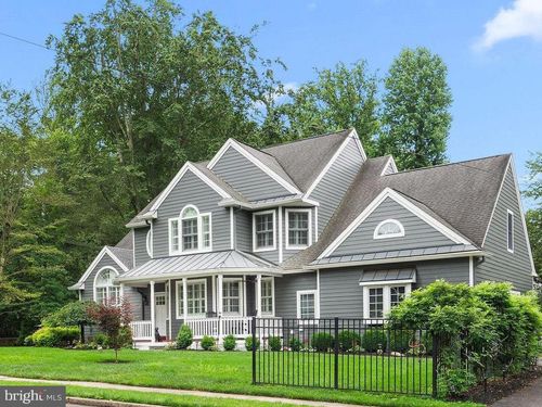 90 Chapman Ave, DOYLESTOWN, PA, 18901-3906 | Card Image