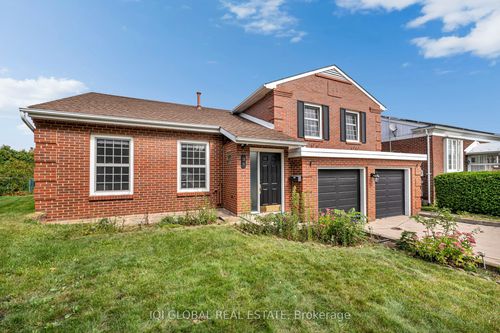 38 Leclaire St, Hamilton, ON, L9C5X3 | Card Image