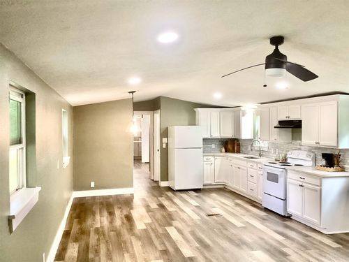 205 Collin St, Livingston, TX, 77351-1538 | Card Image